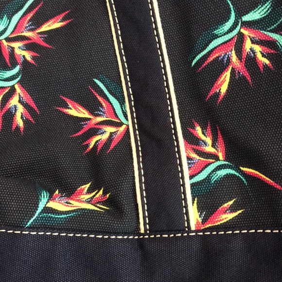 Lands’ End Long-Handle Large Zip-Top Black Tropical Floral Canvas Shoulder Bag - Picture 4 of 5